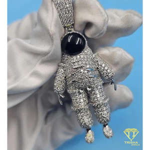 Collar con Colgante de Astronauta con Incrustaciones de Moissanita VVS en Plata de Ley 925 - Product Image 2