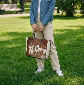 Grand sac fourre-tout en cuir pour femmes et hommes, sac fourre-tout vintage de voyage, sac à main pour femmes, sac à bandoulière grande capacité LTB-0427 - Product Image 1