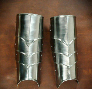 Brazaletes Medievales de Acero para Hombre, Acabado Antiguo, Acero de Calibre 18, Marco Enterprises Casting 3D - Product Image 2