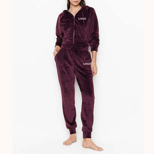 Conjunto de Sudadera y Pantalones de Terciopelo Personalizados al por Mayor para Mujer, Sudadera con Capucha y Cremallera, Chándal de Terciopelo para Mujer - Product Image 1