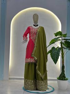 Ensemble de costume ethnique en coton brodé rouge et vert pour femmes avec dupatta assorti pour les occasions de mariage - Product Image 5