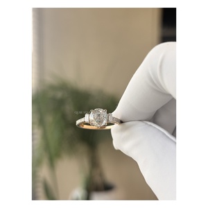 Anillo Solitario Clásico con Diamante Cultivado en Laboratorio de 1.75 Ct, con Piedras Laterales en Corte Baguette, Joyería de Compromiso para Mujer, Elaborado en Oro Sólido de 14 Quilates - Product Image 2