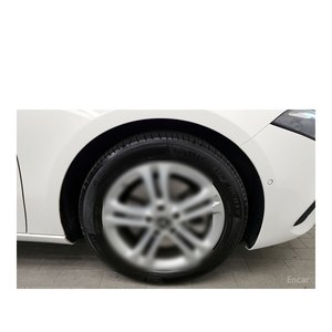 Mercedes-Benz Clase A A220 Hatchback 2023/12, 25,608 km, Volante a la Izquierda, Cámara Trasera, Estándar de Emisiones Euro V - Product Image 5