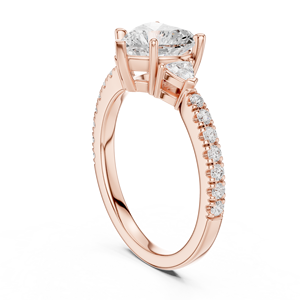 Anillo de Compromiso de Oro Rosa con Diamante Tallado en Corazón y Tres Piedras, Anillo de Boda con Pavé para Mujer - Product Image 2