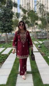 Premium Slub Rayon Kurti Bell Bottom Set With Elegant Thread Work <b>Fancy</b> Lace Detailing And Comfortable Ethnic Wear - Product Image 2