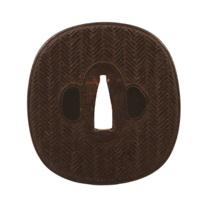 Protector de espada de hierro del período Edo japonés con diseño Asa-Jiro (nudo de cesta) y Nakago-Maki (esquina curva) 8.52cm X 7.98cm - Product Image 2