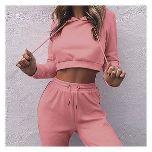 Conjunto Deportivo Corto para Mujer, Ideal para Gimnasio y Yoga, Elegante Conjunto de 2 Piezas con Top Corto y Pantalones Deportivos para un Look Deportivo Informal - Product Image 3