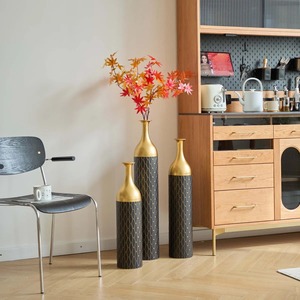 Elegante Juego de Jarrones de Piso Dorados y Negros, Jarrones Decorativos Altos de Metal para Flores, Perfectos para la Sala de Estar, Decoración del Hogar y Acento Moderno - Product Image 3