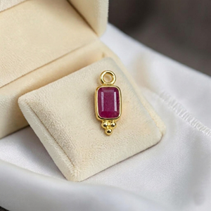 จี้รูปแมลงขนาดเล็กประดับทับทิมธรรมชาติ 6x4 มม. |   จี้พลอยทรงเหลี่ยม |   งานฝีมือทำมือ - Product Image 1