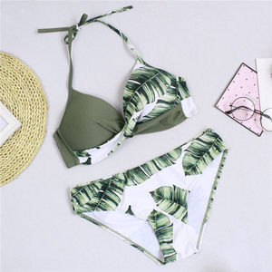 Conjunto de bikini con estampado de hojas tropicales para mujer, top halter, parte inferior de cintura alta, traje de baño elástico - Product Image 1