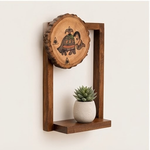Estante de Pared de Madera Hecho a Mano con Marco de Madera Rústica y Panel Decorativo de Arte Folclórico para Decoración del Hogar, Sala de Estar y Dormitorio - Product Image 3