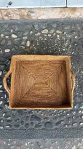 Bandeja de Almacenamiento Cuadrada Estilo Bohemio, la Más Vendida en Indonesia, con Asas, de un Solo Nivel, Color Marrón Natural, para Cocina, Sala de Estar o Escritorio - Product Image 4