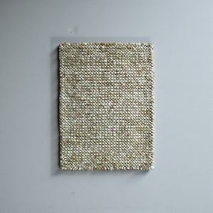 Alfombra de Lana Neutral Hecha a Mano con Diseño de Guijarros |   Tejido Texturizado en Tonos Tierra |   Decoración de Piso Artesanal Sostenible para el Hogar Moderno - Product Image 6