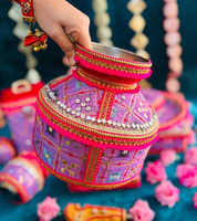 Kalash décoratif vintage pour mariages, fêtes Haldi, Sangeet et Mehndi - Centre de table en acier inoxydable et Gota Patti, écologique