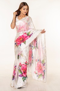 Sari en soie blanc élégant à imprimé floral rose numérique, infroissable et à séchage rapide, pour femme, style mariage Inde Pakistan Bollywood Ouest - Product Image 3