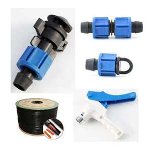 Conector de Plástico Azul y Negro para Manguera de Riego por Goteo, Adaptador para Agricultura, Granja, Invernadero y Jardín - Product Image 1