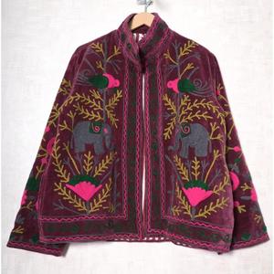 Chaqueta de Terciopelo Ecológica Acolchada y Bordada a Mano, con Cuello Alto, Manga Larga, Estampado Floral, Estilo Boho para Mujer - Product Image 1
