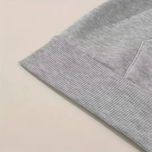 Sudadera con Capucha Personalizada de Estilo Urbano, Estampada, Informal, con Bolsillos, Manga Larga y Cordón Ajustable - Product Image 4