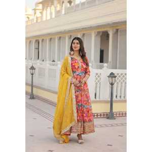 Vestido de corte ALIA confeccionado de SANAYA'S con conjunto Dupatta de uso profesional, vestido de trabajo de un solo uso - Product Image 4