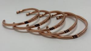 Pulseras de Cobre con Grabado, Estilo Vintage Hechas a Mano, Regalo para Mujer - Brazaletes Artesanales - Product Image 4