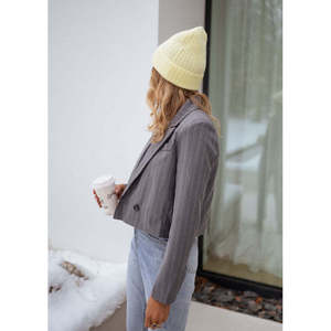 Bonnet en mohair personnalisable vert avec logo brodé, motif lettre imprimée, revers et style skull cap – Accessoire de tête quotidien - Product Image 4