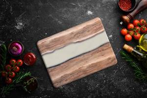 Planche à découper ronde en bois avec poignée en résine, compatible lave-vaisselle, épaisseur 1,5 cm, pour trancher pâtisseries, gâteaux, fruits, fromages - Product Image 2