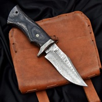 Couteau de chasse artisanal OEM en acier Damas à lame droite, pointe tombante, manche en bois pleine longueur, fourreau en cuir inclus