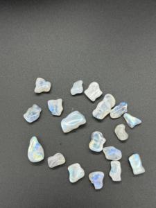 Piedras Preciosas Sueltas de Piedra Lunar Arcoíris Natural, Certificadas por Gopika, Precio al por Mayor, Piedra Lunar Blanca con Efecto Schiller Azul - Product Image 2
