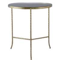 Table d'appoint ronde avec miroir, base en métal ajouré, accent argenté, style marocain luxueux, table sur piétement pour la maison ou l'hôtel