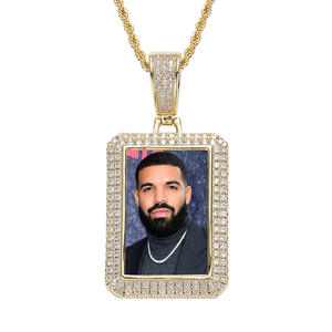 Colgante Personalizable con Foto y Moissanita, Chapado en Oro Rosa sobre Plata, Estilo Hiphop para Fiestas y Eventos - Product Image 2