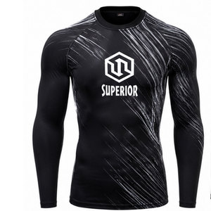 Camiseta deportiva ligera de compresión con costuras resistentes y tela elástica, que garantiza un rendimiento duradero. - Product Image 1