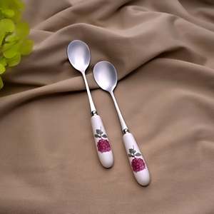 Juego de 2 Cucharas para Postre con Estampado de Hortensias, Herramientas Esenciales para Delicias Dulces - Product Image 1
