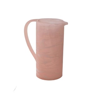 Carafe à boisson moderne en résine faite à la main, écologique, sans BPA, compatible lave-vaisselle, design sophistiqué pour la décoration de la maison, restaurants de luxe - Product Image 3