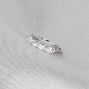 Anillo de media eternidad con diamantes cultivados en laboratorio de corte ovalado, anillo de boda de diamantes estilo East West, anillo de compromiso apilable para mujer - Product Image 4