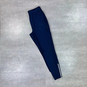 Conjunto de Chaqueta con Capucha, Pantalones Cortos y Camiseta de Trabajo, Unisex, Transpirable, de Poliéster, en Verde Menta y Negro - Product Image 2
