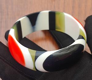 Luxury Designer Resin Bangles for Ladies Lightweight Polished Jewelry for Festive Wear Modern Outfits and Gifting - Product Image 2