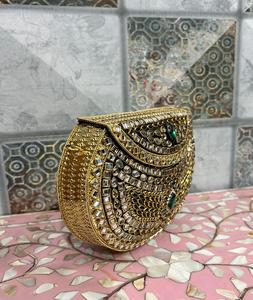 Elegante bolso clutch con adornos kundan y detalles intrincados, perfecto para bodas, fiestas y celebraciones. POR F S INTERNATIONAL - Product Image 2