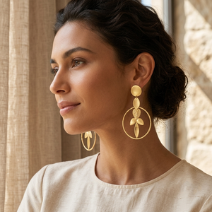 Pendientes Étnicos de Latón Chapado en Oro de 24k, Diseño de Hoja, Joyería Chapada en Oro Hecha a Mano, Envío a Todo el Mundo - Product Image 2