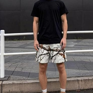 กางเกงขาสั้นลายพรางสตรีทแวร์ผู้ชาย โลโก้แบบซับลิเมชั่นสั่งทำ ผ้าฝ้ายเนื้อหนา สำหรับออกกำลังกาย วิ่ง มีเชือกผูก - Product Image 5