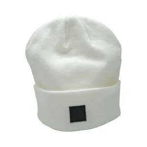 Bonnet unisexe blanc en tricot pour l'hiver, 56-58 cm, décontracté, adulte, en acrylique, avec revers, couleur unie - Product Image 3