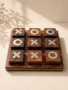 Jeu de Tic Tac Toe Moderne en Bois Minimaliste pour Accessoires de Bureau et Décoration Intérieure - Product Image 1
