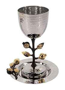 Vase en laiton artisanal élégant, finition or martelé, décoration de table moderne à prix avantageux - Product Image 3