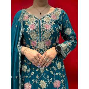 Hermoso conjunto de satén (top y pantalón) y elegante dupatta para fiestas - Product Image 4