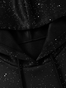 Sudadera con capucha de algodón grueso y forro polar, con cremallera completa, diseño gráfico de letras góticas con pedrería negra, estilo oversize, ropa urbana. - Product Image 4