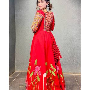 Hermoso Vestido Rojo Estilo A con Dupatta, Manga Larga, Cuello en V, Estampado Digital y Trabajo de Espejos Reales, Talla XL, Cintura Natural - Product Image 5