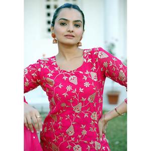 Ensemble de costume Sharara pour femmes de créateur, vêtements de soirée, travail de broderie de séquence - Product Image 5