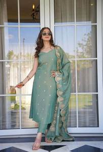 Ensemble Kurti en viscose Chanderi de créateur avec broderie Zari, bas et dupatta assortis – Vêtements ethniques élégants pour l'été et l'automne – Vente en gros - Product Image 1