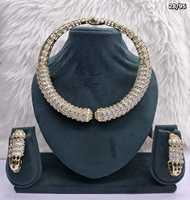Parure de collier ras-du-cou Hasli rose Rani de luxe, plaqué or, style indien, avec boucles d'oreilles rouges rubis, pour mariage