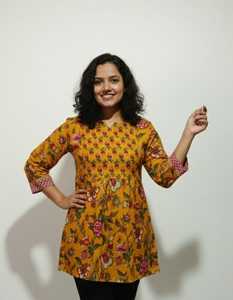 <b>Women</b> Wear <b>Red</b> Floral Printed Pure Cotton Kurti and Top Loose Fit Traditional Casual Wear India Style Daily Wear Top Kurtis - Product Image 3
