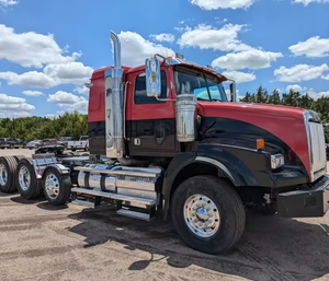 Perfect Condition 2018 Western Star 4900 Tri Axle Used Sleeper Semi Truck - Raised Roof Sleeper Truck for Sale - Product Image 3